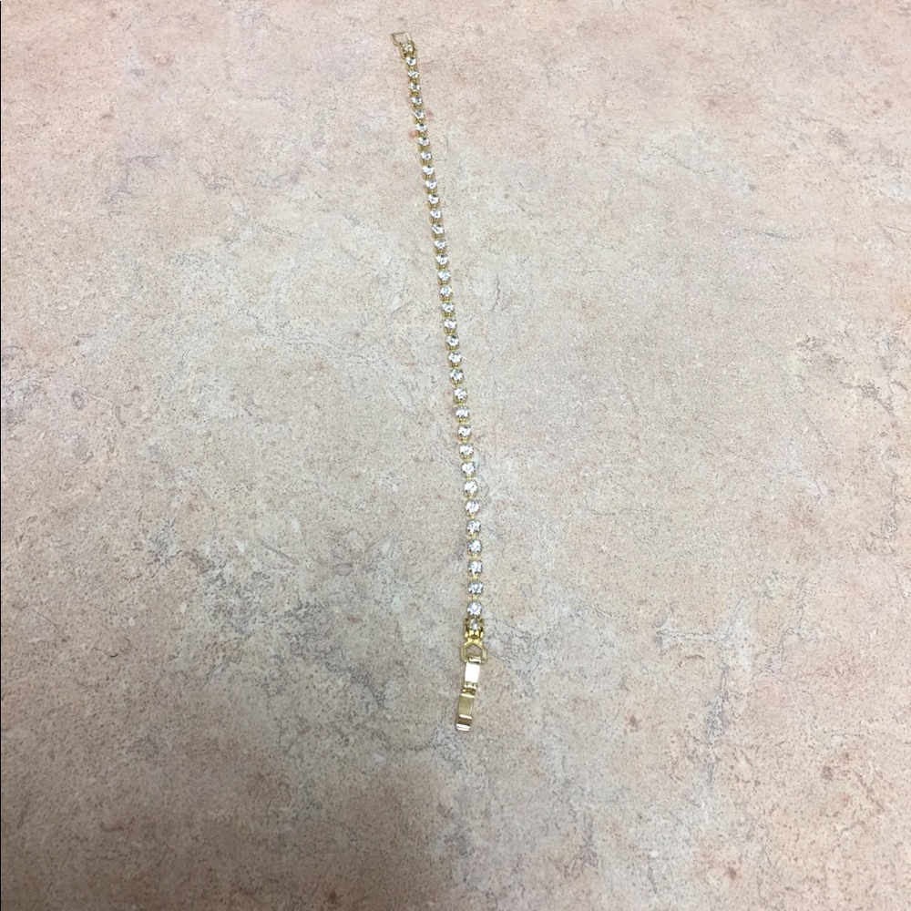 Bracelet with white stones